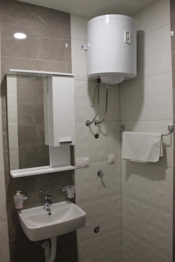 "E&S" Apartment โมสตาร์ ภายนอก รูปภาพ