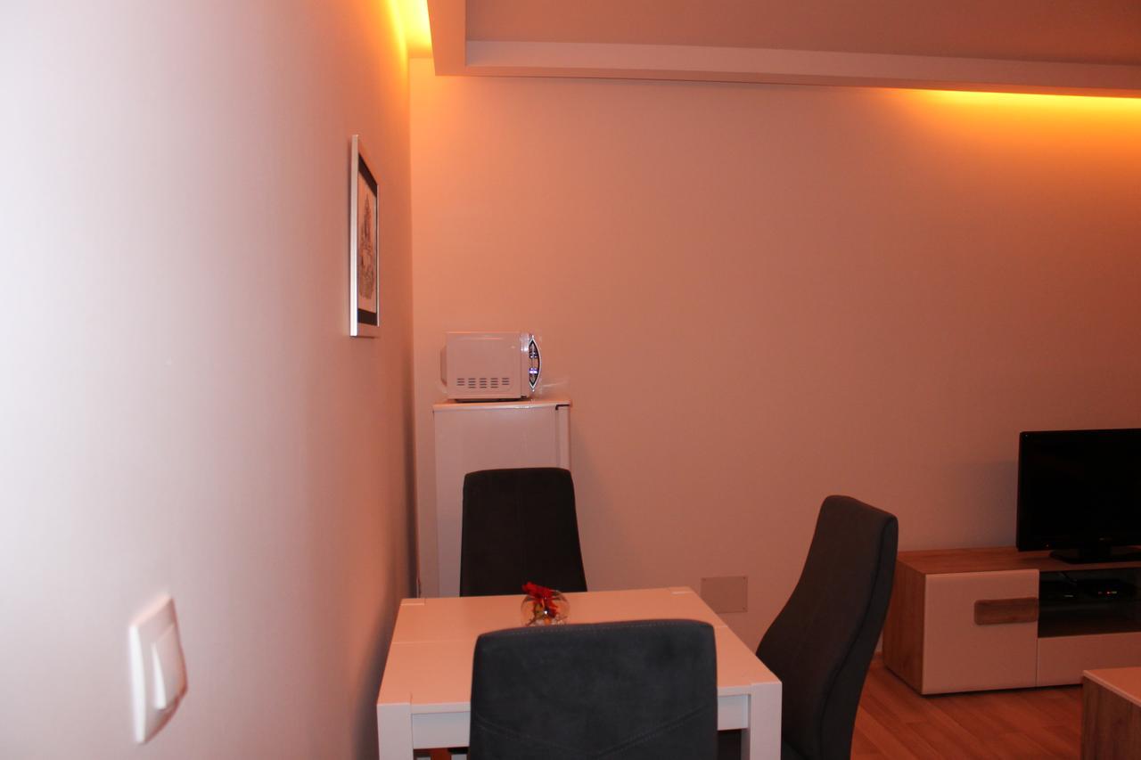 "E&S" Apartment โมสตาร์ ภายนอก รูปภาพ