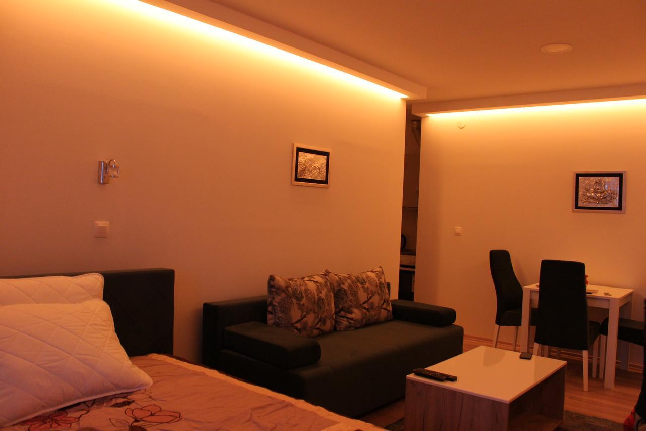"E&S" Apartment โมสตาร์ ภายนอก รูปภาพ